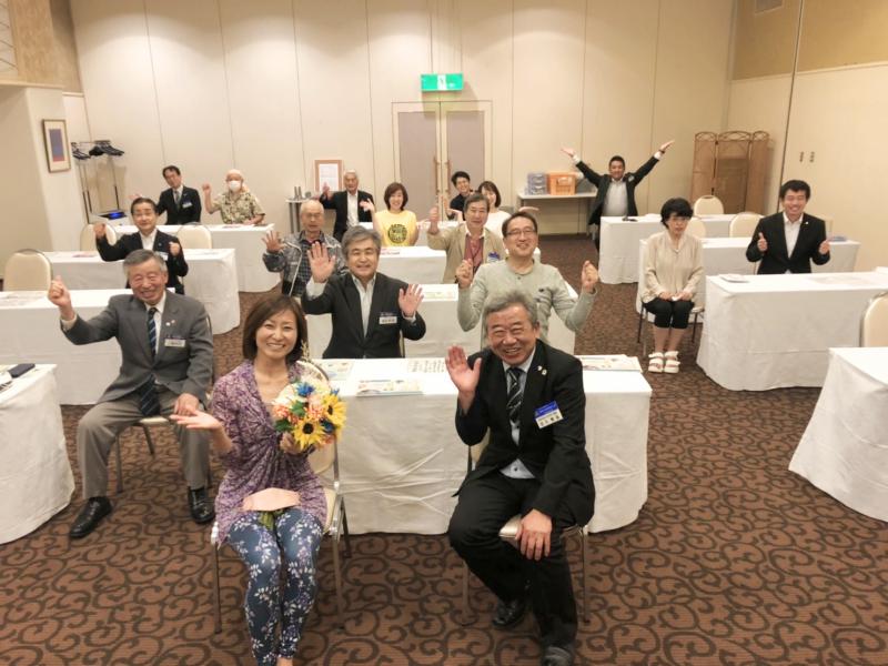 朝の目覚めに椅子 Yoga しましょう♪ 西間木恵理氏