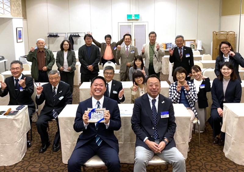 「恩の遡源」と「不易流行」 /荒川健吉 氏