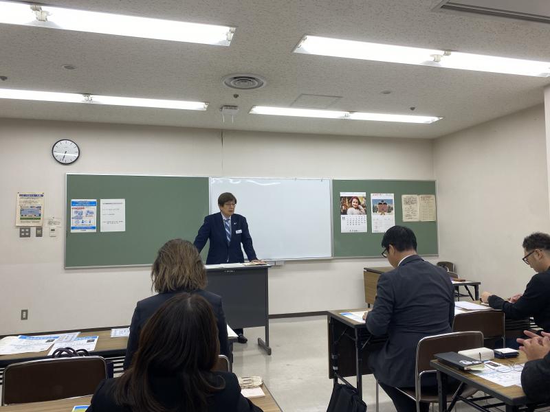基礎講座 講師 新戸部 八州男 スーパーバイザー