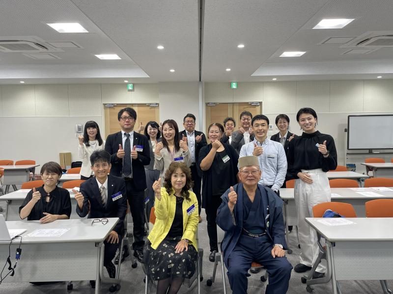 9月10日 講師 伊藤俊郎氏 を囲んで集合写真