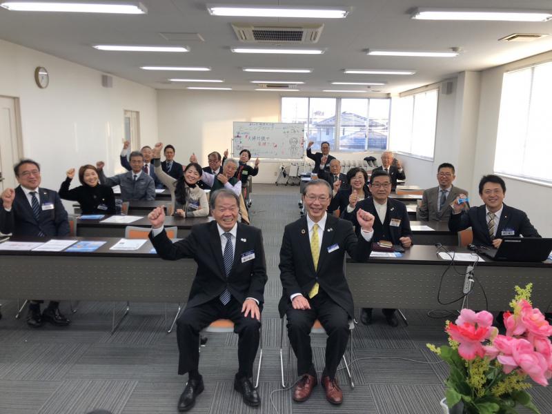 「夫婦対鏡で業績アップ」