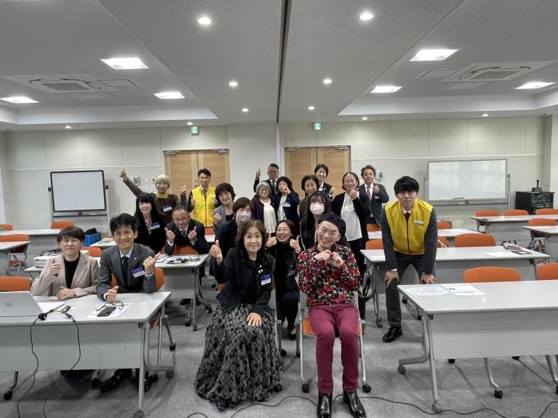 講師 TO-RU氏を囲んで 集合写真