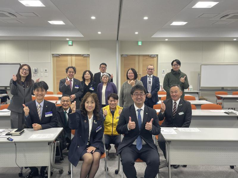 講師　有賀　一裕氏を囲んで