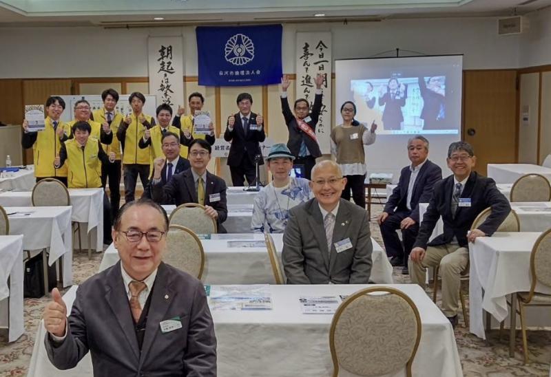 「万象我師」