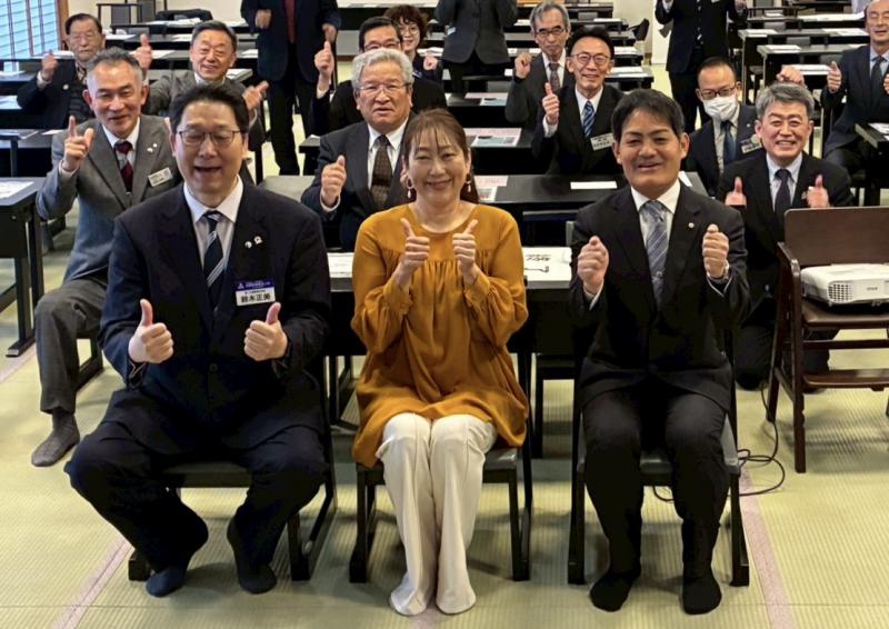 千年 さとみ 氏 テーマ:「千年続く想いを創る」